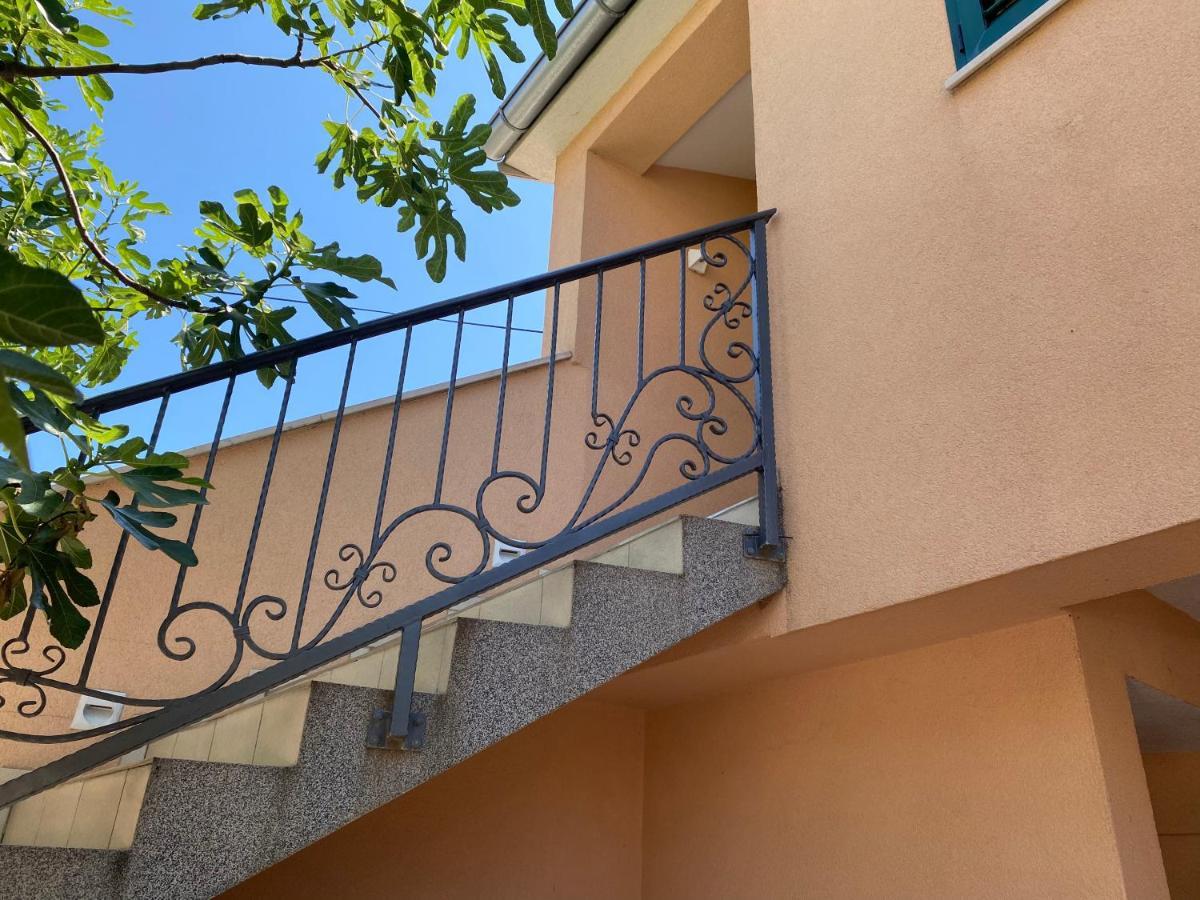 Guest House Lorenta Vodice Kültér fotó